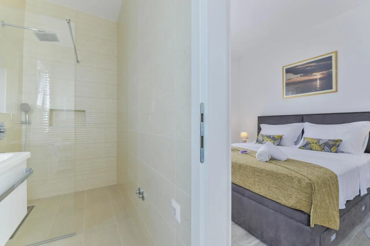 Luxury Villa Rita Regina With Heated Pool Near The Sea- By Ta Leut Agency Vrsi