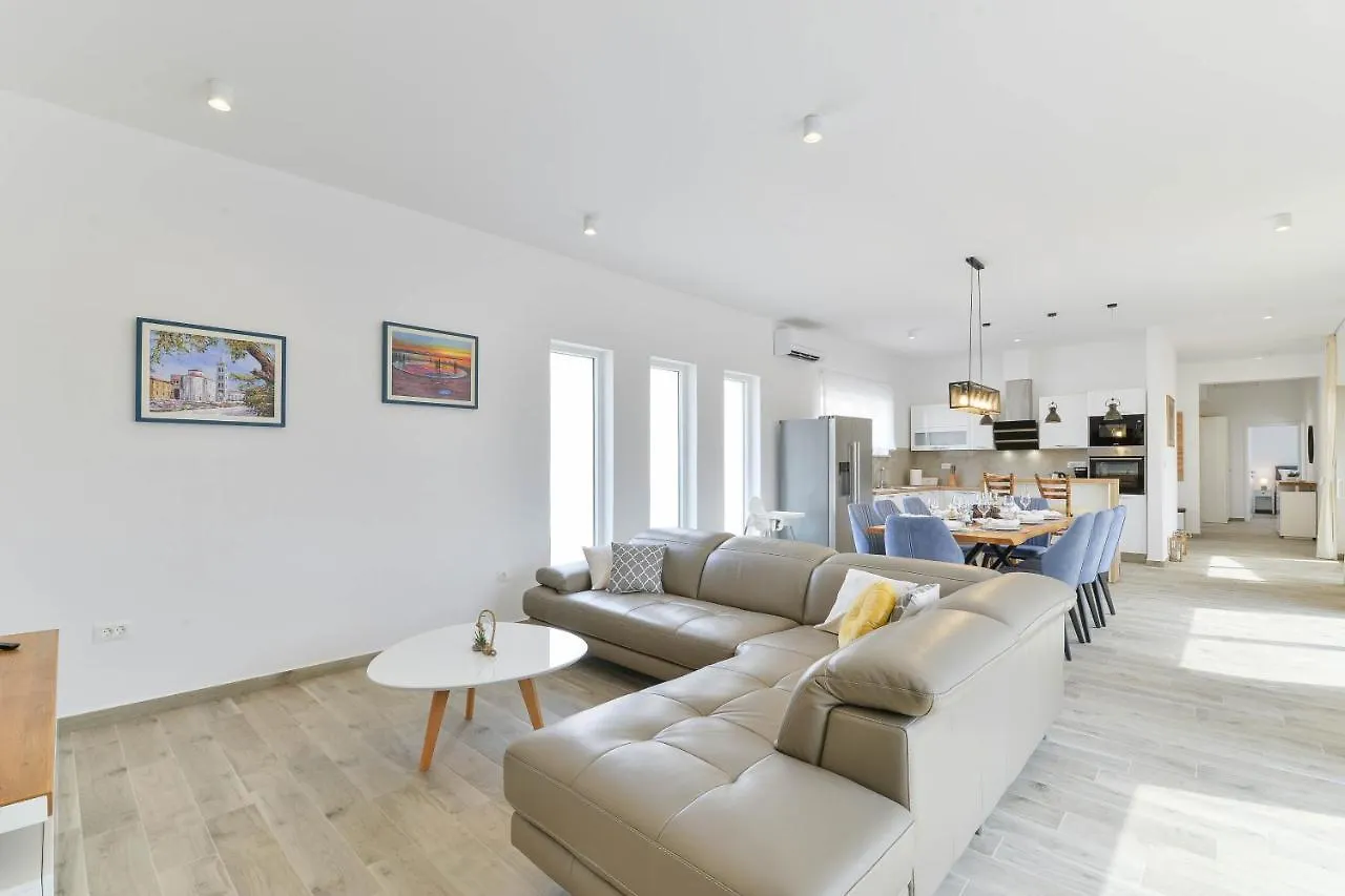 Luxury Villa Rita Regina With Heated Pool Near The Sea- By Ta Leut Agency Vrsi