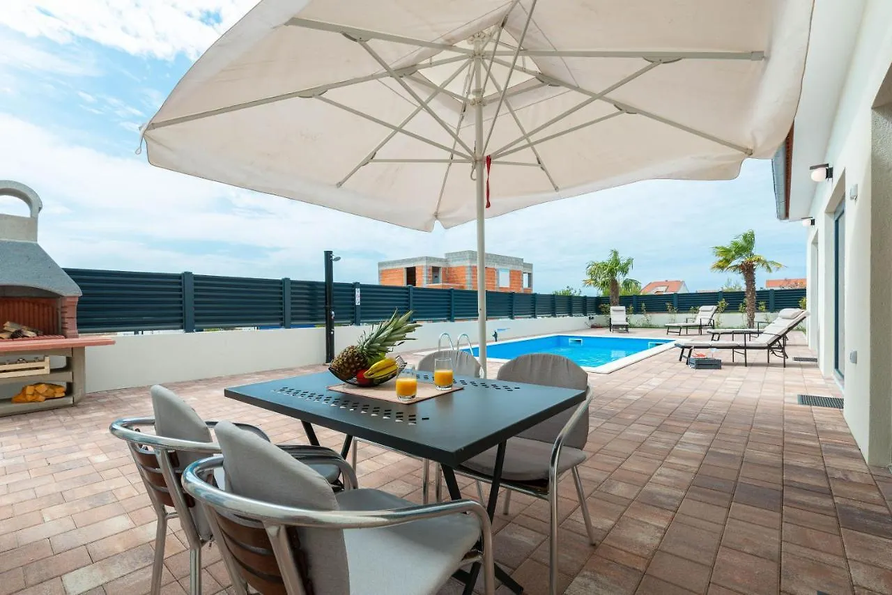 Luxury Villa Rita Regina With Heated Pool Near The Sea- By Ta Leut Agency Vrsi
